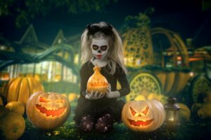 Kind mit einer Halloween-Verkleidung